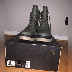 Sorel Brex lace up boots Green/Black Women’s Size 8